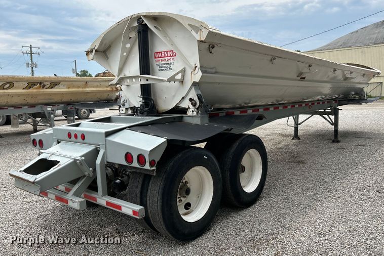 image for item OK9726 2001 SmithCo Manufacturing 2002  side dump trailer