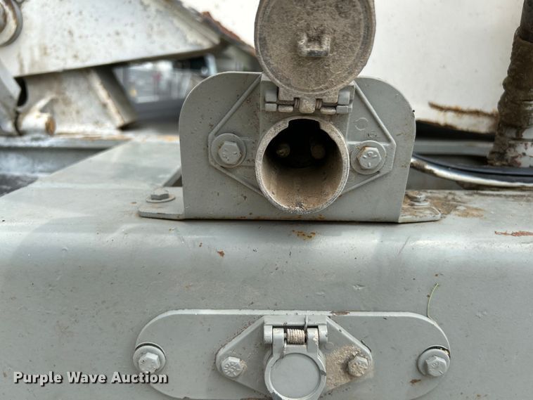 image for item OK9726 2001 SmithCo Manufacturing 2002  side dump trailer