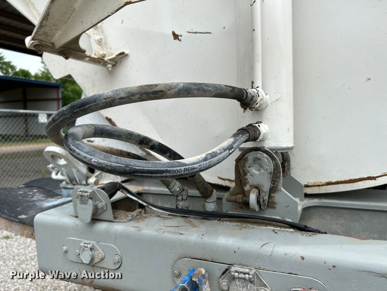 image for item OK9726 2001 SmithCo Manufacturing 2002  side dump trailer