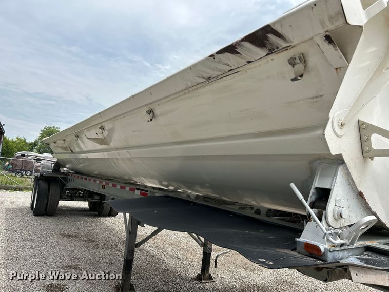 image for item OK9726 2001 SmithCo Manufacturing 2002  side dump trailer