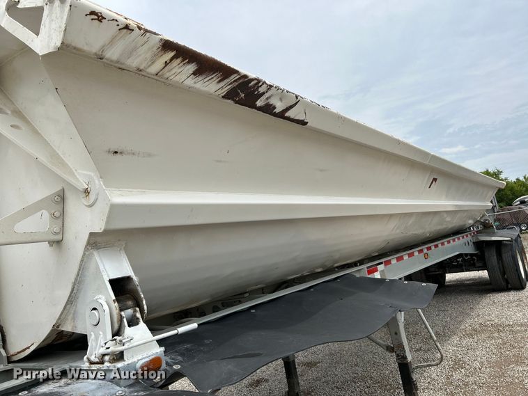 image for item OK9726 2001 SmithCo Manufacturing 2002  side dump trailer