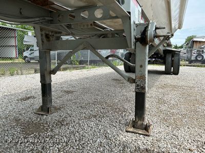 image for item OK9726 2001 SmithCo Manufacturing 2002  side dump trailer