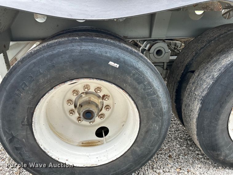 image for item OK9726 2001 SmithCo Manufacturing 2002  side dump trailer