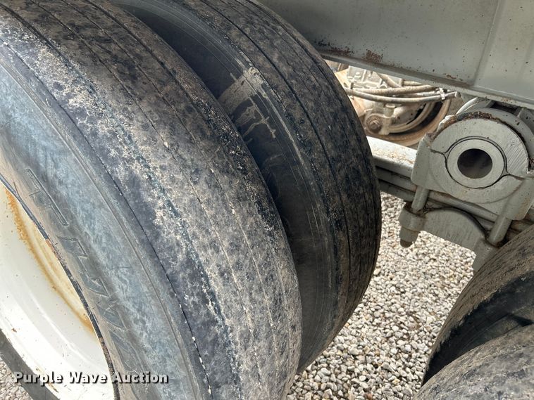 image for item OK9726 2001 SmithCo Manufacturing 2002  side dump trailer