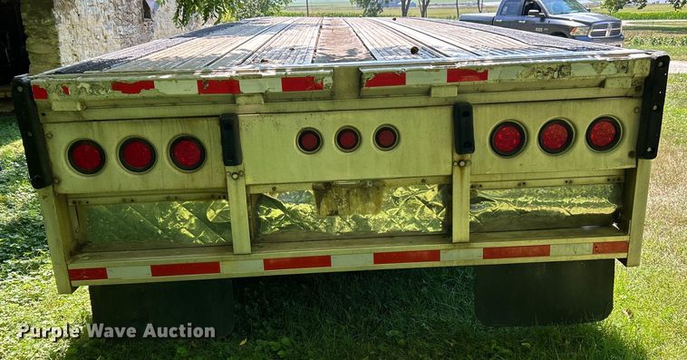 image for item OK9735 2000 Reitnouer  flatbed trailer
