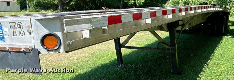image for item OK9735 2000 Reitnouer  flatbed trailer