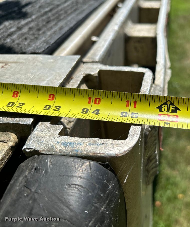 image for item OK9735 2000 Reitnouer  flatbed trailer