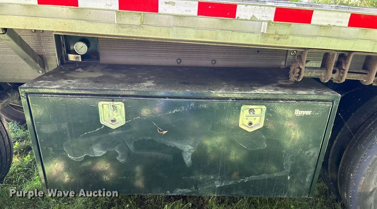 image for item OK9735 2000 Reitnouer  flatbed trailer