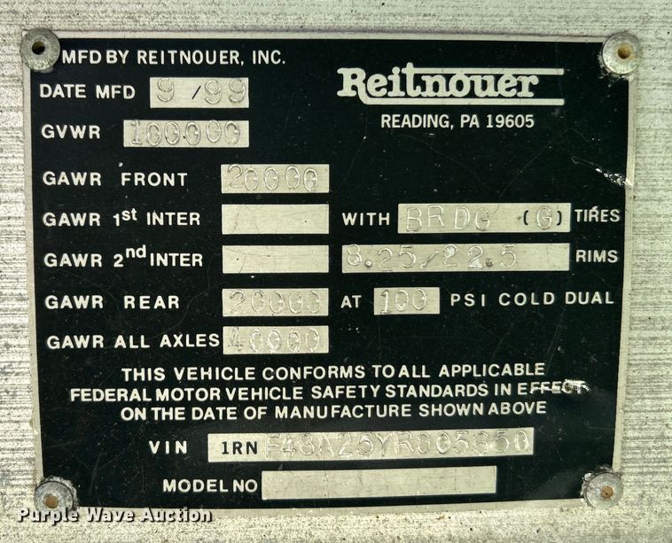 image for item OK9735 2000 Reitnouer  flatbed trailer