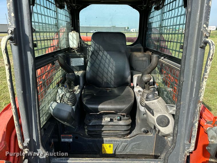 image for item DM0324 2019 Kubota  SVL75-2 tracked skid steer loader