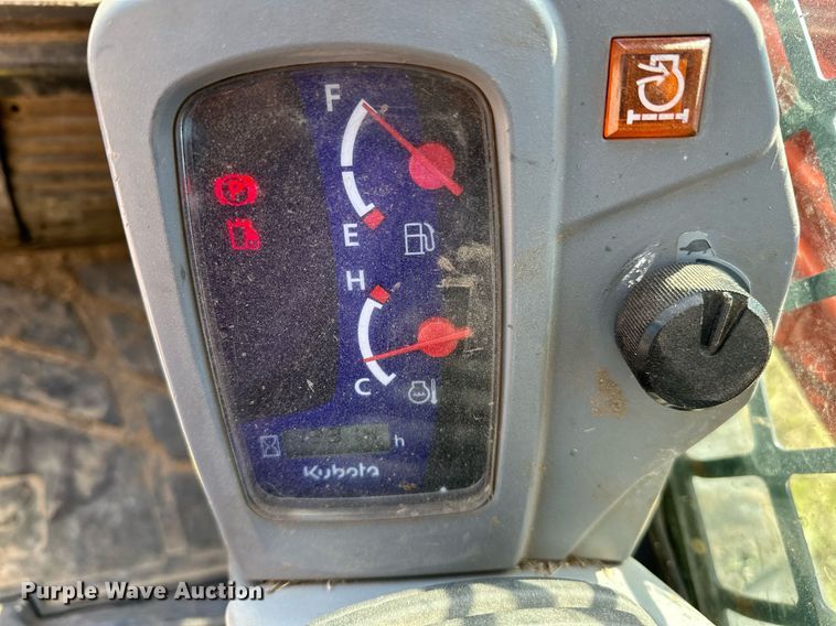 image for item DM0324 2019 Kubota  SVL75-2 tracked skid steer loader