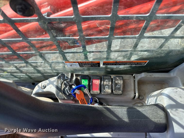 image for item DM0324 2019 Kubota  SVL75-2 tracked skid steer loader