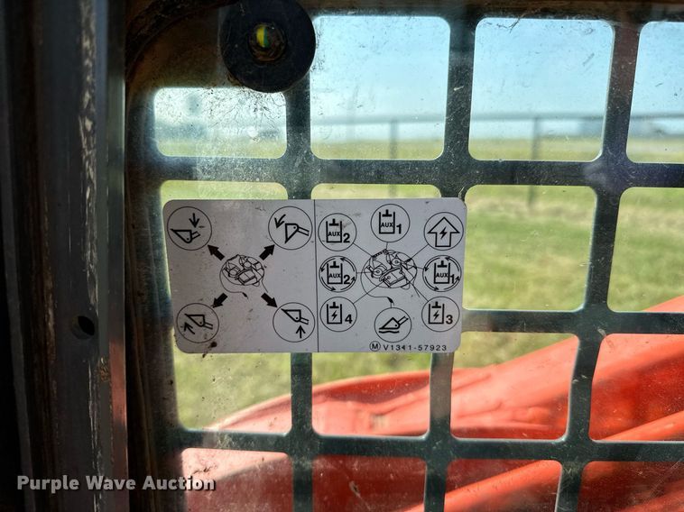 image for item DM0324 2019 Kubota  SVL75-2 tracked skid steer loader