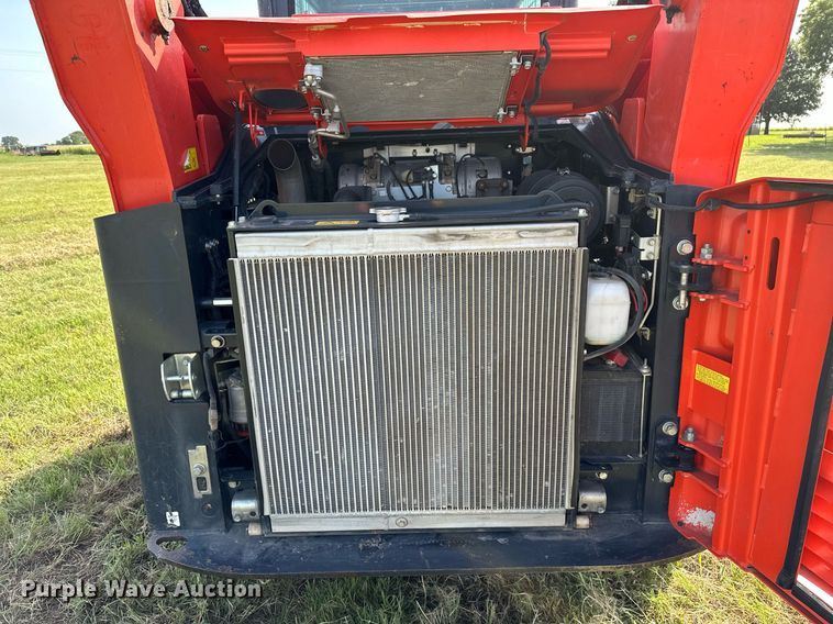 image for item DM0324 2019 Kubota  SVL75-2 tracked skid steer loader