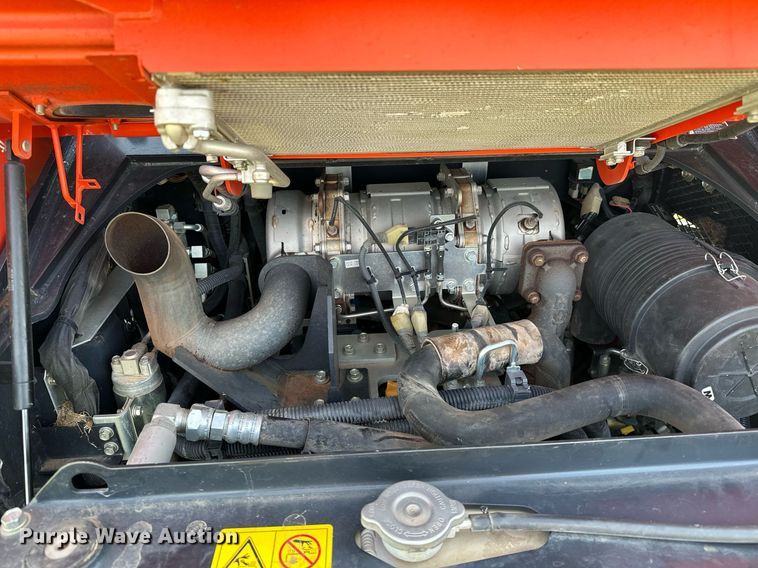 image for item DM0324 2019 Kubota  SVL75-2 tracked skid steer loader