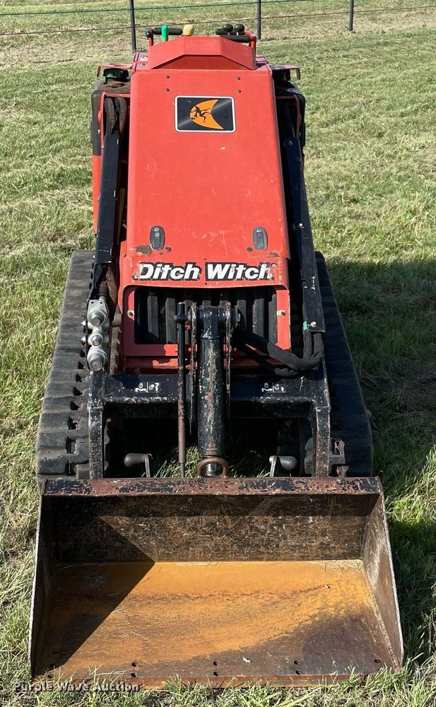 image for item DM0329 2019 Ditch Witch  SK800 compact utility loader