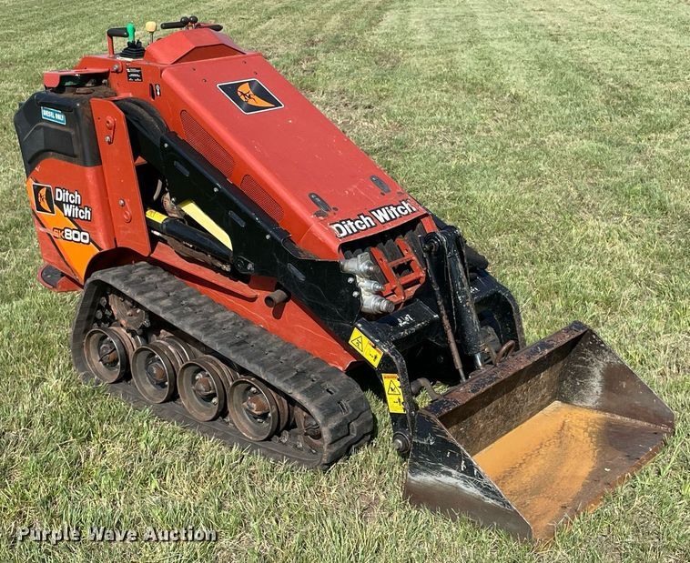 image for item DM0329 2019 Ditch Witch  SK800 compact utility loader