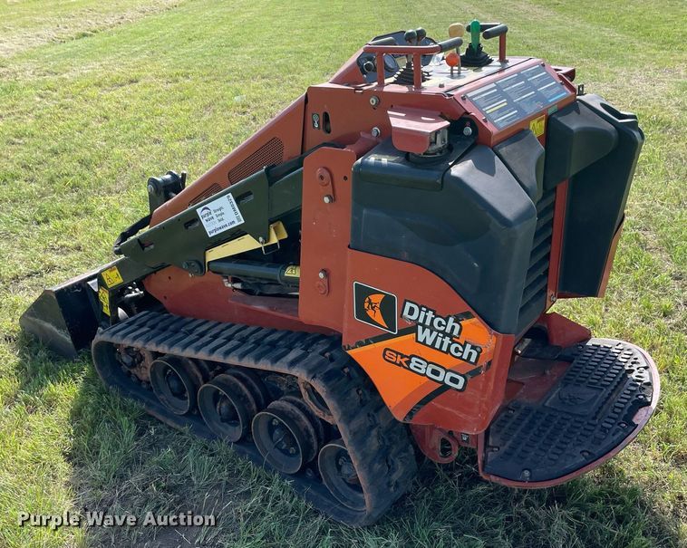 image for item DM0329 2019 Ditch Witch  SK800 compact utility loader