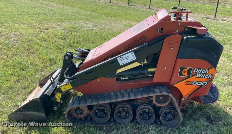 image for item DM0329 2019 Ditch Witch  SK800 compact utility loader