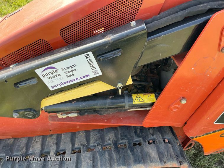 image for item DM0329 2019 Ditch Witch  SK800 compact utility loader