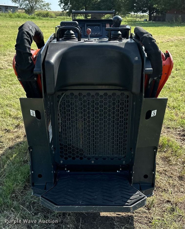 image for item DM0330 2021 Kubota  SCL1000 compact utility loader