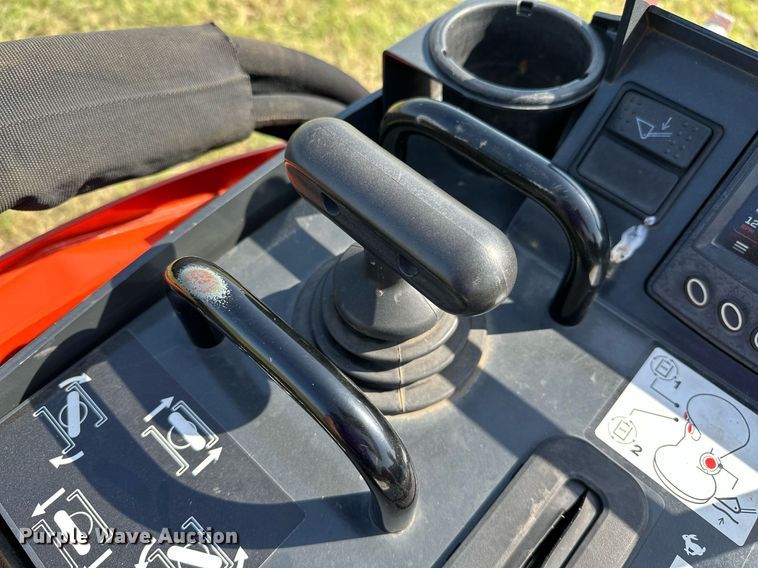 image for item DM0330 2021 Kubota  SCL1000 compact utility loader