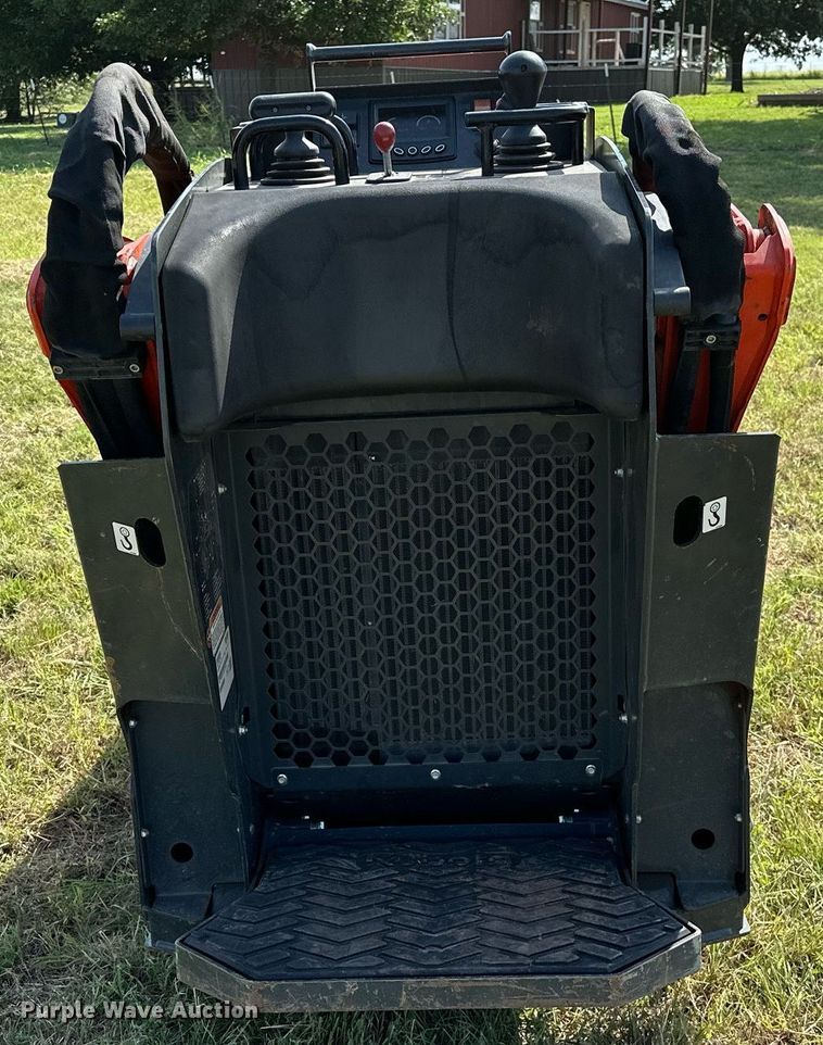 image for item DM0331 2021 Kubota  SCL1000 compact utility loader