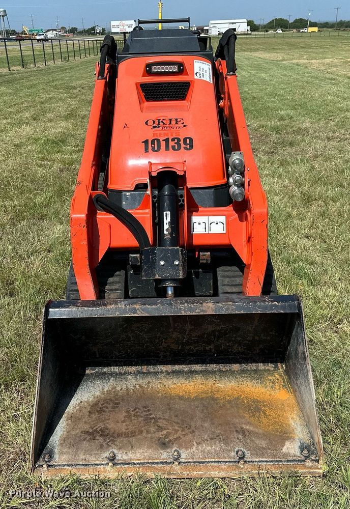 image for item DM0332 2021 Kubota  SCL1000 compact utility loader