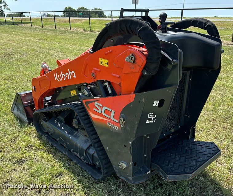 image for item DM0332 2021 Kubota  SCL1000 compact utility loader