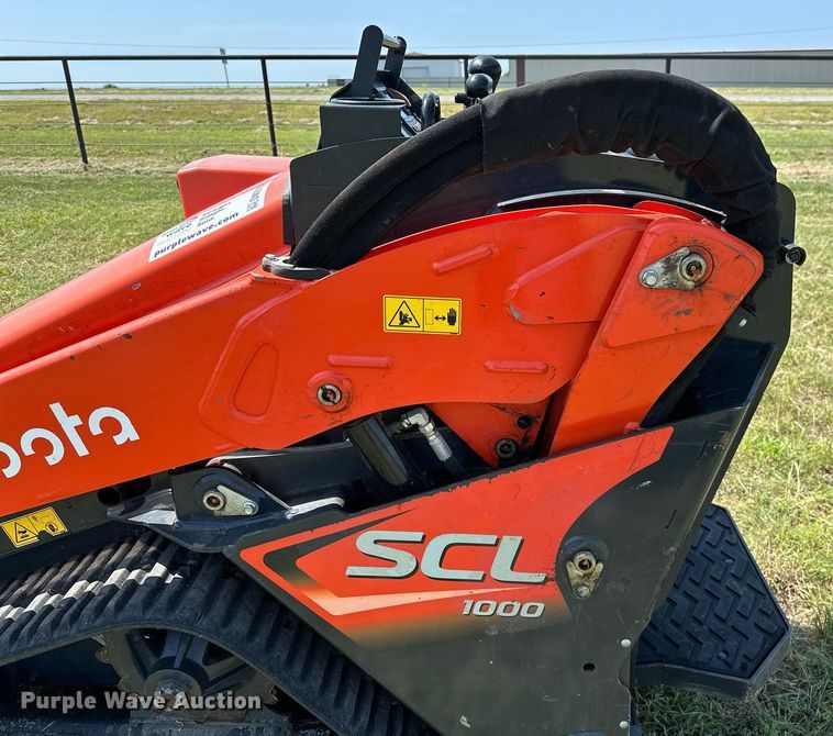 image for item DM0332 2021 Kubota  SCL1000 compact utility loader