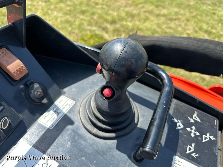 image for item DM0332 2021 Kubota  SCL1000 compact utility loader