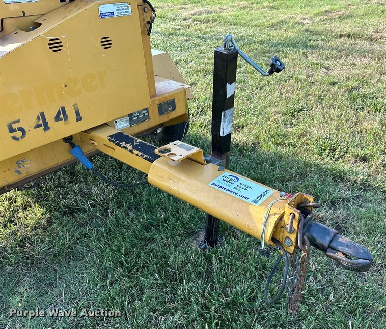 image for item DM0341 2014 Vermeer BC700XL wood chipper