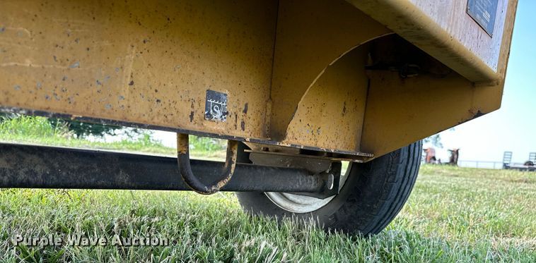 image for item DM0341 2014 Vermeer BC700XL wood chipper