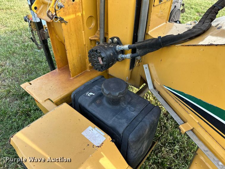 image for item DM0341 2014 Vermeer BC700XL wood chipper