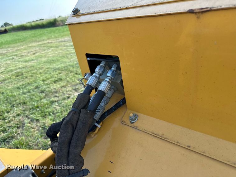 image for item DM0341 2014 Vermeer BC700XL wood chipper