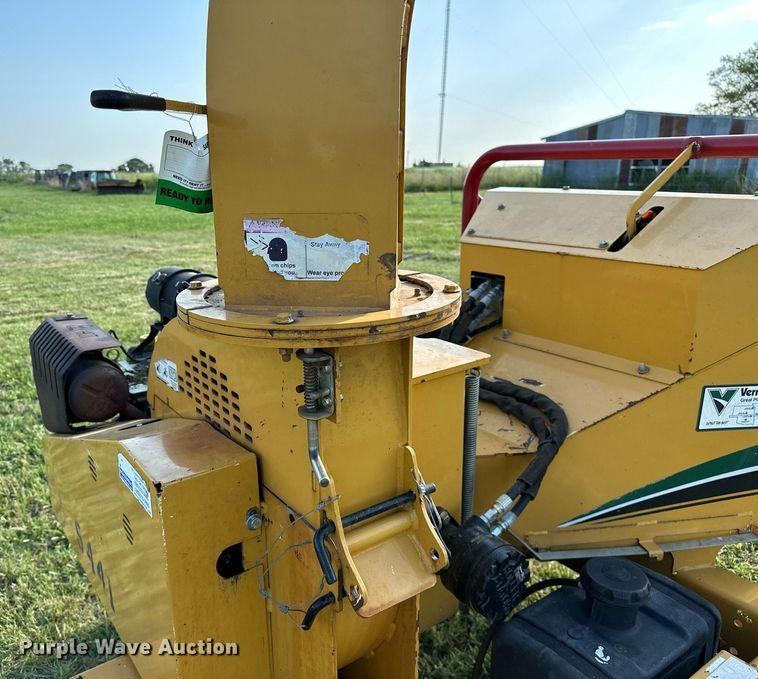 image for item DM0341 2014 Vermeer BC700XL wood chipper