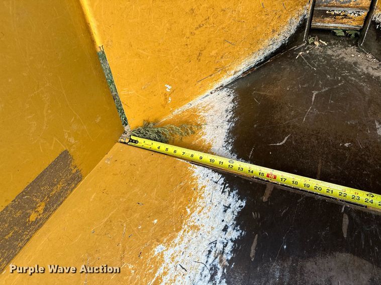 image for item DM0341 2014 Vermeer BC700XL wood chipper