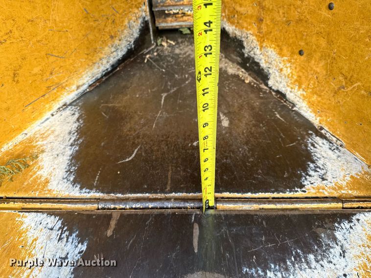 image for item DM0341 2014 Vermeer BC700XL wood chipper