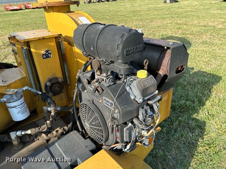 image for item DM0341 2014 Vermeer BC700XL wood chipper