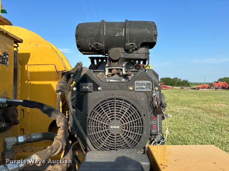 image for item DM0341 2014 Vermeer BC700XL wood chipper