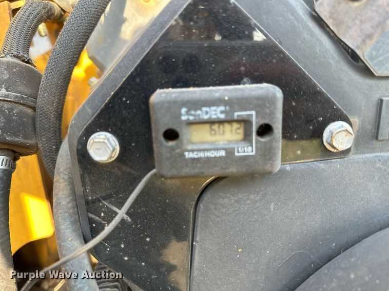 image for item DM0341 2014 Vermeer BC700XL wood chipper