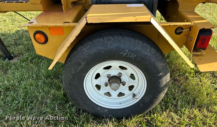 image for item DM0341 2014 Vermeer BC700XL wood chipper