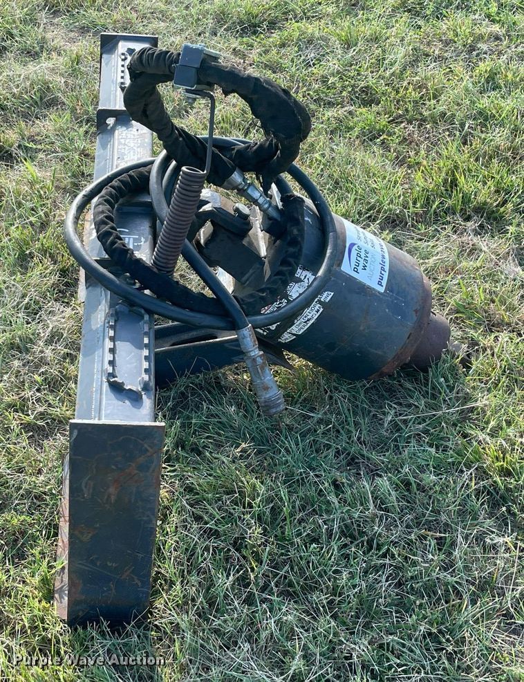 image for item DM0342 2015 Paladin X1975 skid steer auger