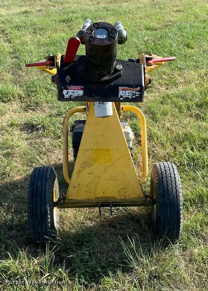 Ground Hog HD99 post hole auger in Davis, OK Item DM0353 for sale