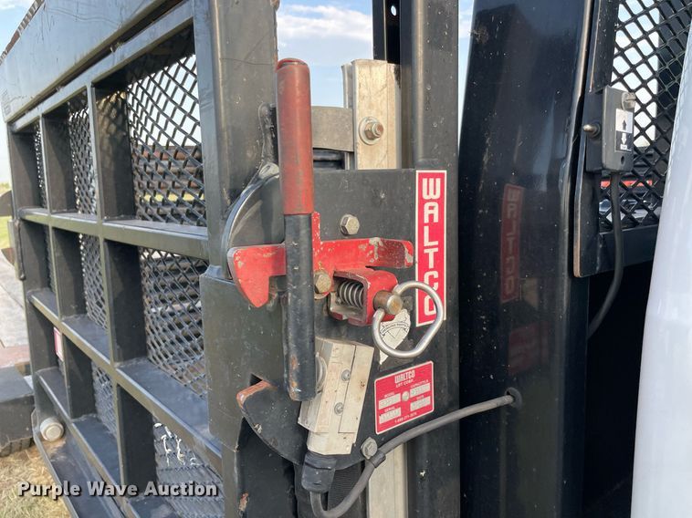 image for item DM0362 2015 Ford F650 Super Duty rollback truck