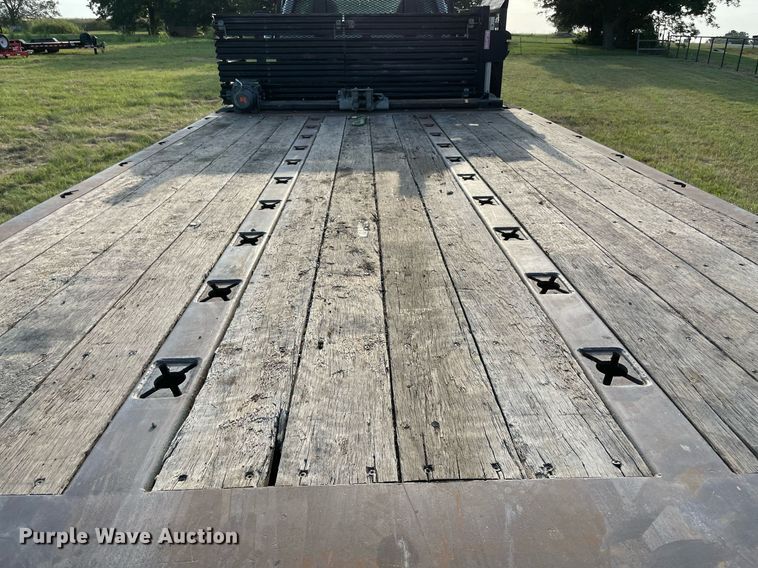 image for item DM0362 2015 Ford F650 Super Duty rollback truck