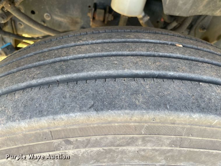 image for item DM0362 2015 Ford F650 Super Duty rollback truck