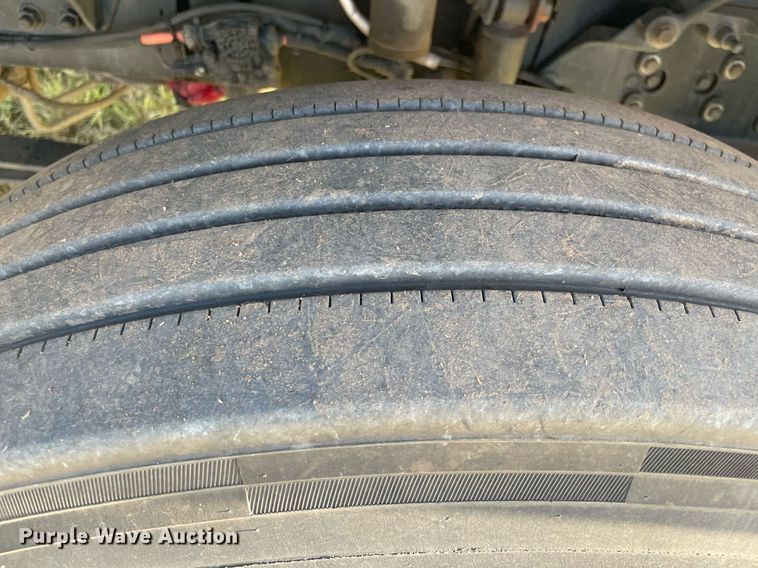 image for item DM0362 2015 Ford F650 Super Duty rollback truck