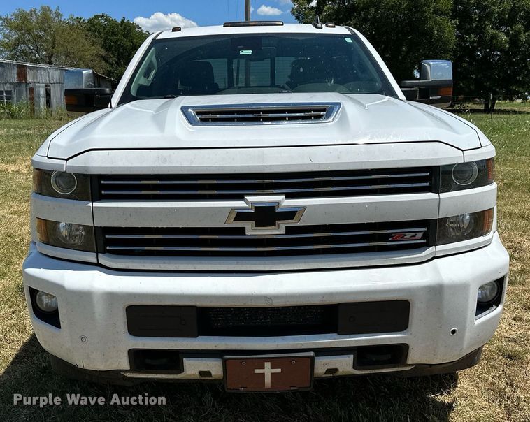 image for item DP3171 2019 Chevrolet  Silverado 2500HD  Crew Cab pickup truck