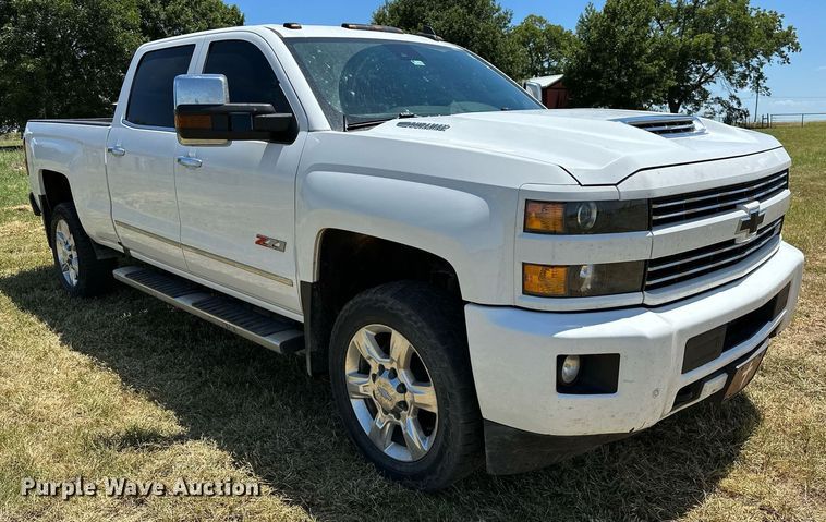 image for item DP3171 2019 Chevrolet  Silverado 2500HD  Crew Cab pickup truck